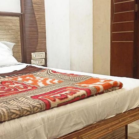 Hotel Odeon Continental Új-Delhi Kültér fotó