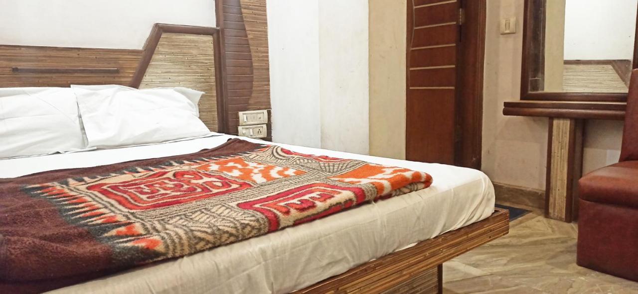 Hotel Odeon Continental Új-Delhi Kültér fotó