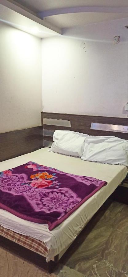 Hotel Odeon Continental Új-Delhi Kültér fotó