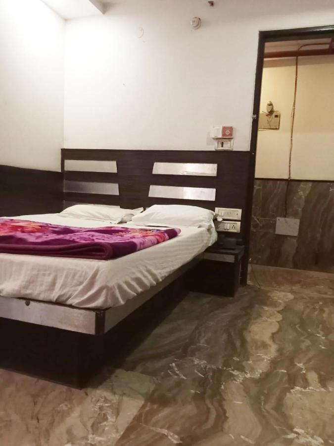 Hotel Odeon Continental Új-Delhi Kültér fotó