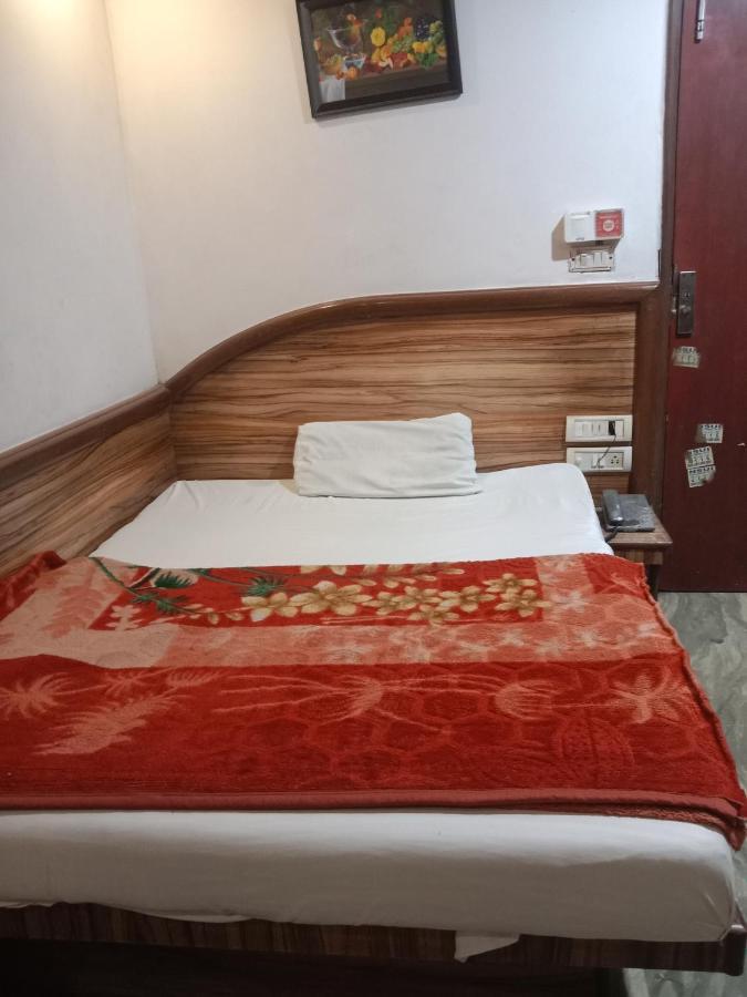 Hotel Odeon Continental Új-Delhi Kültér fotó