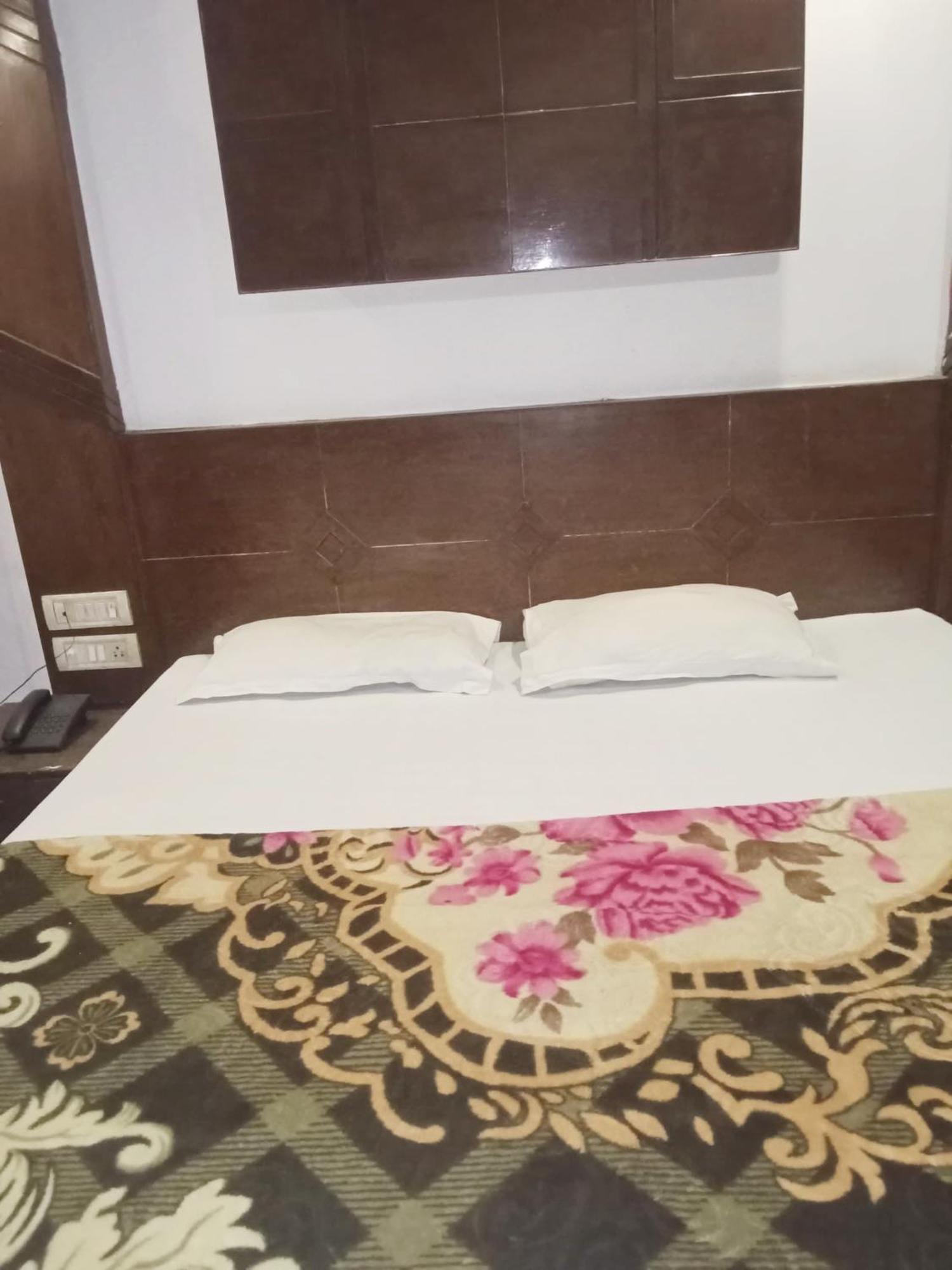 Hotel Odeon Continental Új-Delhi Kültér fotó